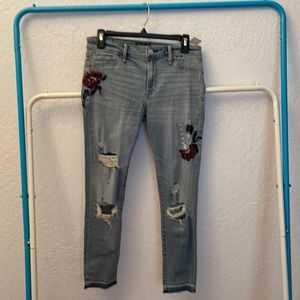 Abercrombie & fitch Denim Floral low rise Jeans never worn with tag size 28S